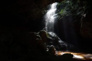 Desa Engkangin dan Riam Andu, Air Terjun didalam Goa